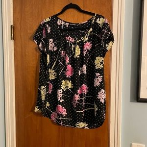 Floral blouse with keyhole details